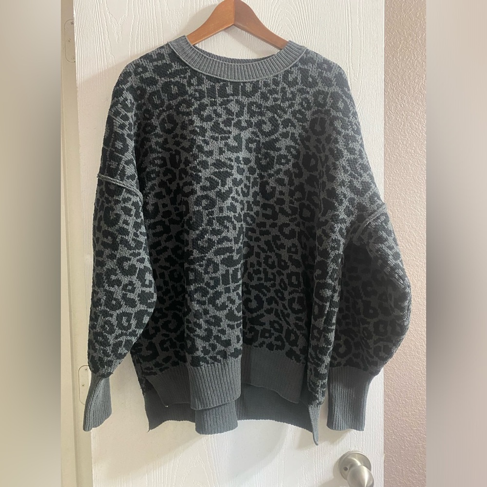 Abercrombie & Fitch Gray Leopard Print Sweater